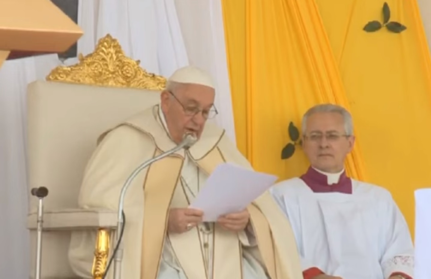 Pope to parish priests: Practice the art of communal discernment - Vimarsana News