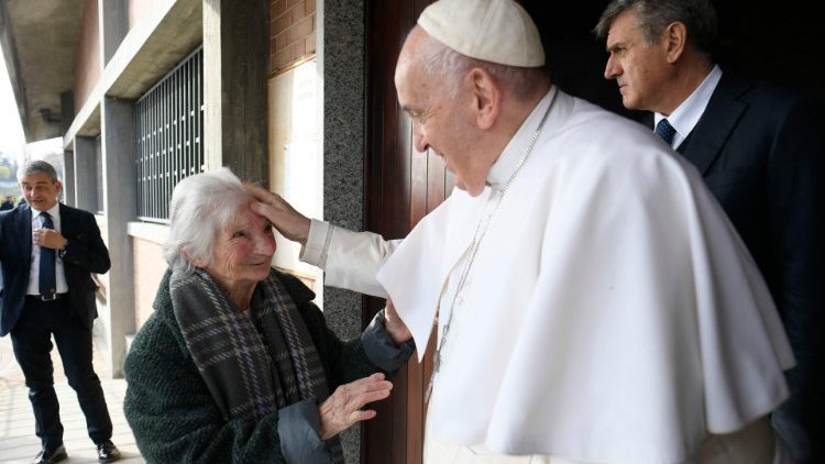 Pope Francis: World Grandparents Day "an encounter between young and old" - Vimarsana News