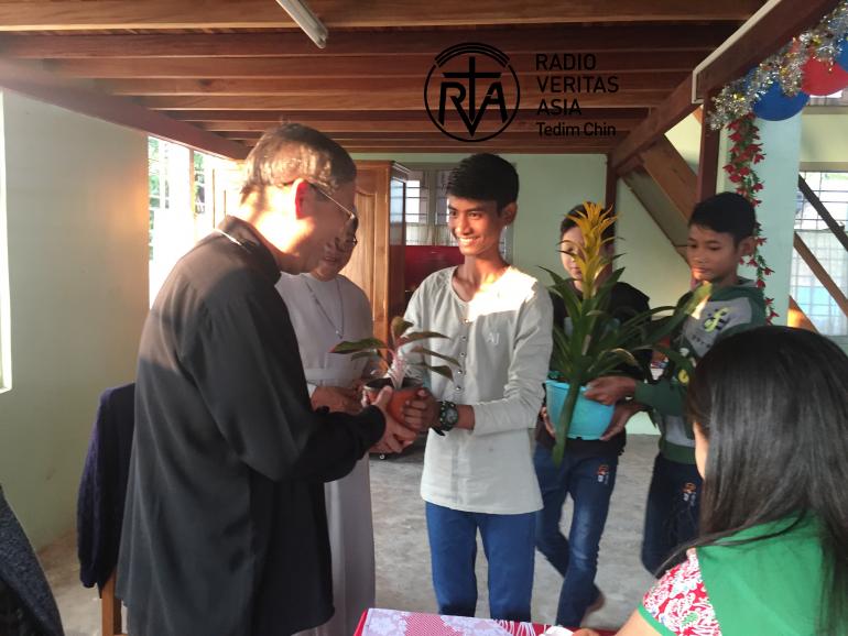 The Children wished the bishop with Christmas songs and also gave him beautiful flower-pots.
