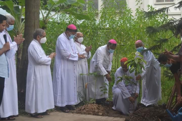 Bangladesh Catholic Bishops' Conference inaugurated a 400,000 (four lakhs) tree planting initiative at Mohammadpur CBCB Center in Dhaka. Bangladesh Catholic Bishops' Conference inaugurated a 400,000 (four lakhs) tree planting initiative at Mohammadpur CBCB Center in Dhaka.
