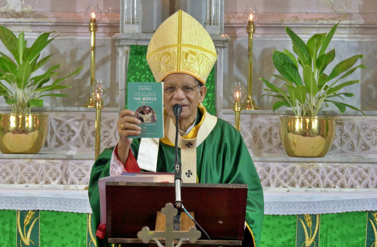 Cardinal Oswald Gracias released the Indian edition of Healing the World: Life After Pandemic, a book by Pope Francis at the Holy Name Cathedral, Mumbai, on September 12.   
