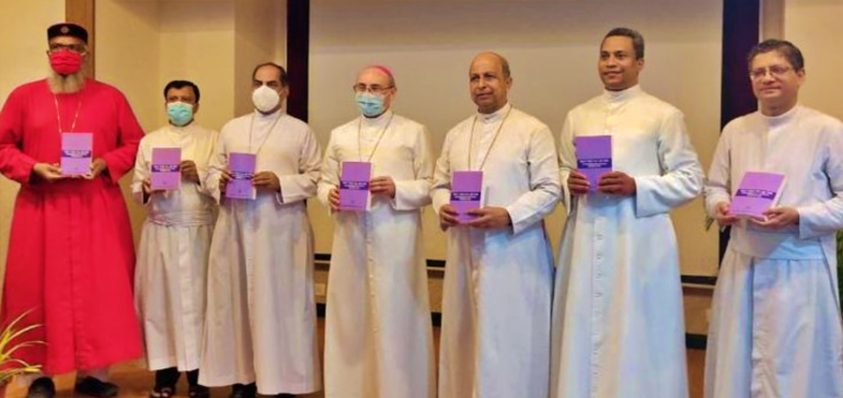 Apostolic Nuncio released Ecumenism Textbook "May They All Be One" Archbishop Leopoldo Girelli released a handbook on a better understanding of ecumenism in New Delhi, India, on August 31. The book titled 'May They All Be One: Ecumenism in Catholic Perspective' is a guide to re-establish visible unity among all the baptized.