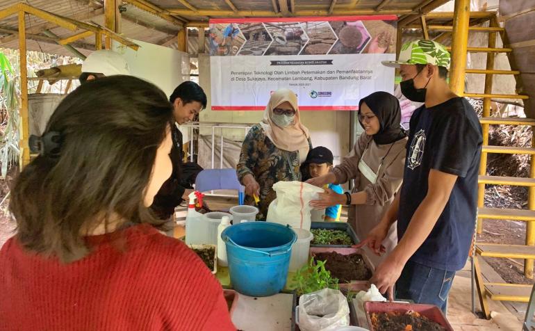 Indonesian Catholic youth is pursuing organic farming to empower the community and move towards environmental sustainability. 