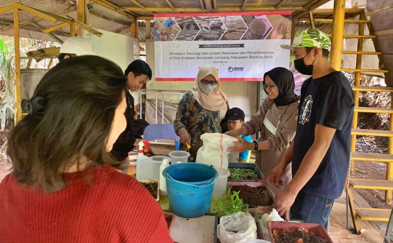 Indonesian youth start organic farming to move towards environmental sustainability Indonesian Catholic youth is pursuing organic farming to empower the community and move towards environmental sustainability.