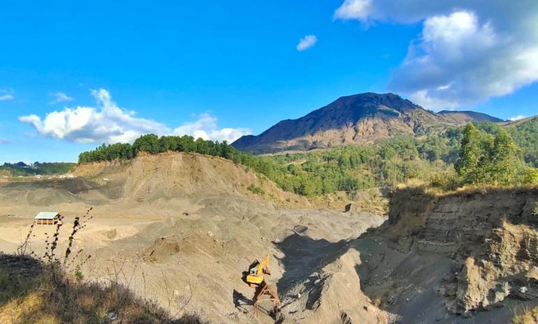 The illegal mining businesses extract sand and stone in the province of Bali, an island well known for tourism, besides known for its forested volcanic mountains, iconic rice paddies, beaches, and coral reefs.