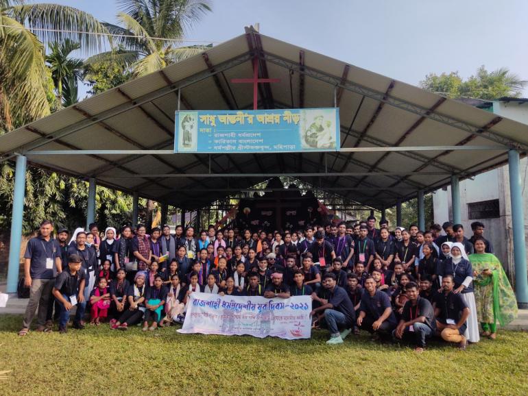 Bangladesh Bishop Gervas Rozario of  Rajshahi called on the youth to be witnesses to the truth, good works and the experience of Jesus. 