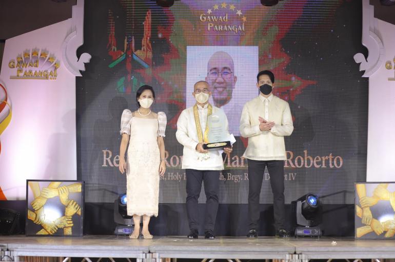 A parish priest in the Philippines, among others, has been awarded by a local government for his service to the poor during the pandemic.  