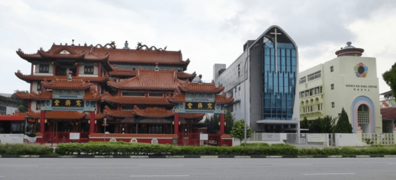 Religions stand together in world’s most religiously diverse country A Chinese Buddhist temple, a Christian church and a Sathya Sai Baba Centre stand side by side along Moulmein Road in Singapore, the world’s most religiously diverse nation, according to a 2014 analysis by the Pew Research Center.