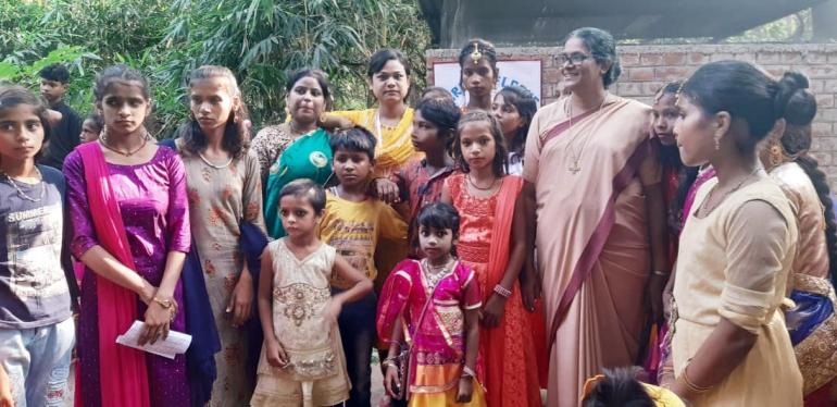 India: Assumption Sisters celebrate 34 years of service to the poor On Sunday, October 11, some 300 children from urban slum non-formal centres celebrated the international day of the girl child at 'Taru Mitra Ashram,' a Jesuit -run biodiversity centre in Patna, Bihar.