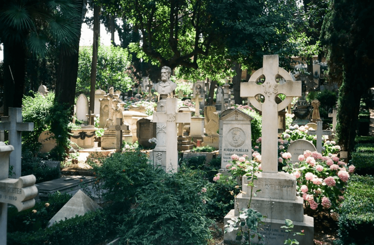 Should Catholics talk to their dead loved ones? It is not uncommon for grieving loved ones to experience what psychologists call “After Death Communication,” in which the bereaved believe that they see, hear the voices of, or even smell their dead loved ones. These experiences, sometimes called “bereavement hallucinations,” can be healing and comforting for those who grieve, multiple studies have found.