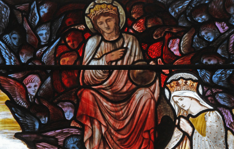 How is the feast of Christ the King connected to Advent? The author reflects on the importance of the solemnity of Christ the King in the context of the Season of Advent, revealing the meaning of kingship and messiah. Each Advent, we renew our hope that the King to come will free us from afflictions.