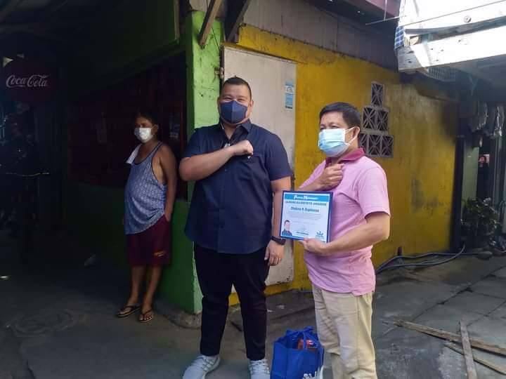 The local government in the  Philippines honored Diokno P. Espinosa,   a Utility staff of Radio Veritas Asia  (RVA), for his selfless service during the peak of the pandemic on November 3. 