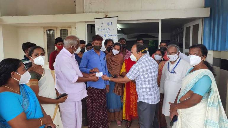 Indian Jesuits link migrant workers to an online portal to avail government services Hundreds of migrant workers in the Indian states of Delhi and Kerala have been linked to a special Government portal that will give them access to various government services across the country, thanks to an initiative by the Jesuit Conference of India.