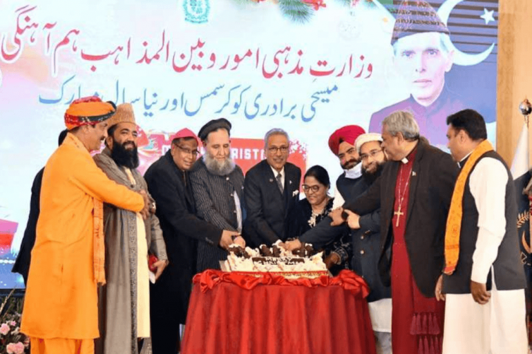 Uproar over Pakistani bakeries' boycott of Christmas cakes Thousands of netizens send festive greetings to bakeries after they refused to write 'Merry Christmas' on cakes