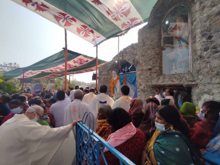 Bangladesh: Bishop invites pilgrims to seek Virgin Mary as 'Protectress' Bangladesh's Rajshahi diocese held a popular Marian pilgrimage at Mary Mother and Protectress Church, Nobai Bottola, on January 16.
