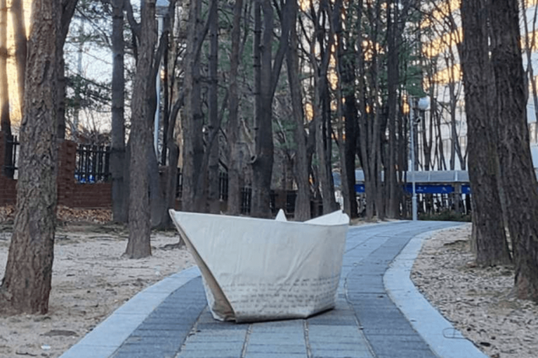 Korean Catholic artists pay tribute to St. Andrew Kim Young artists present 40 works in paintings, stained glass and sculptures based on 21 letters written by the saint