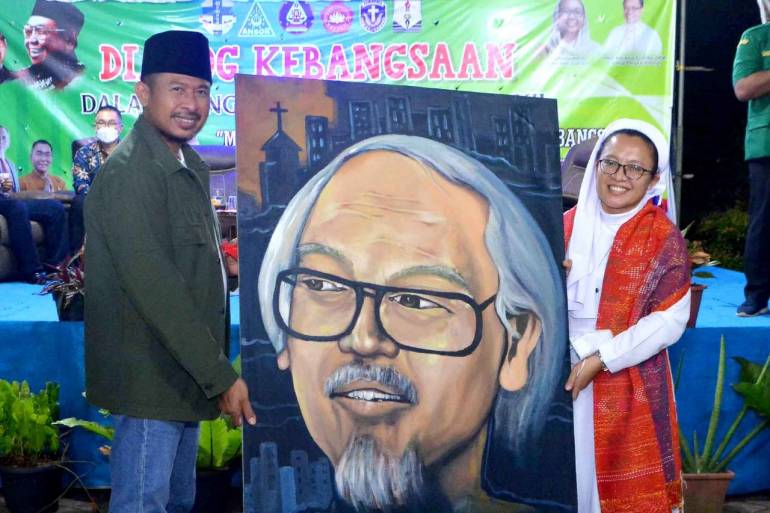 Religion and humanity complement each other: Indonesian Bishop An Indonesian bishop has reiterated saying every religion should be at the service of humanity.