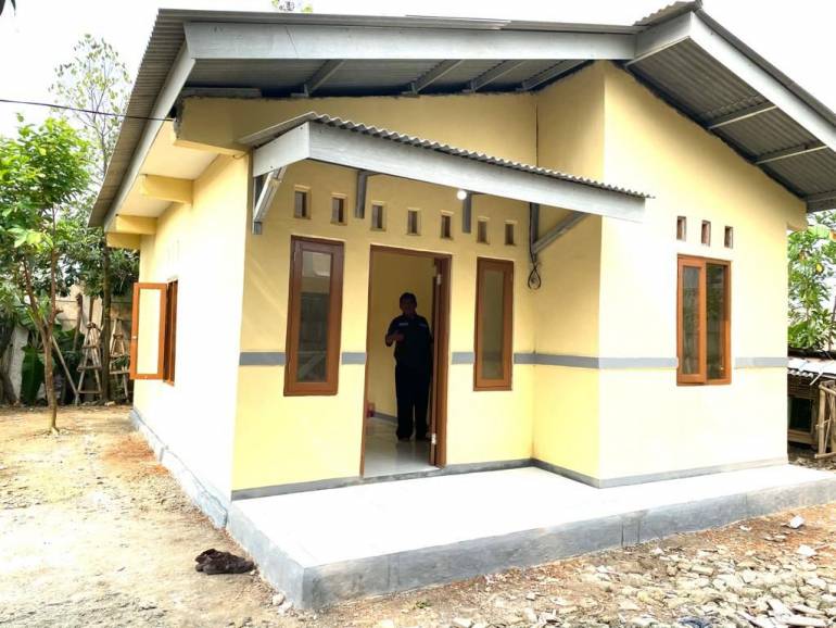 The Santa Odilia Catholic Church, together with several other religious organizations, the government, and other social elements, worked hand in hand to build a livable house for Juned, a poor resident of Ciakar, Tangerang, Indonesia.