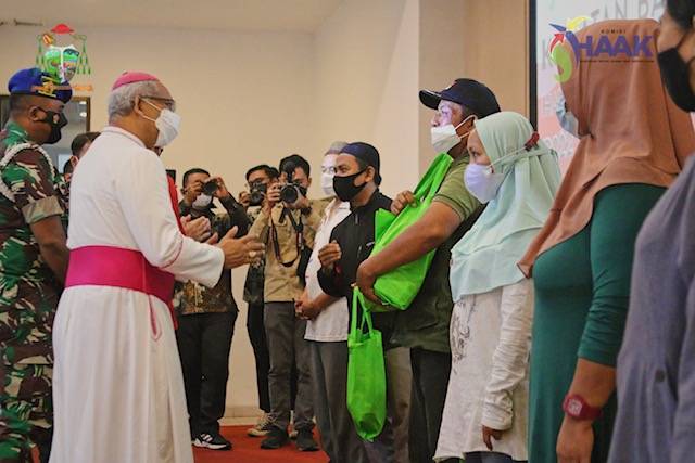 The Commission for Interfaith Relations and Beliefs (HAAK) of the Diocese of Bogor held a social service event with the theme "Synod of Tolerance: Towards an Advanced Indonesia, Strong Indonesia" on February 4.