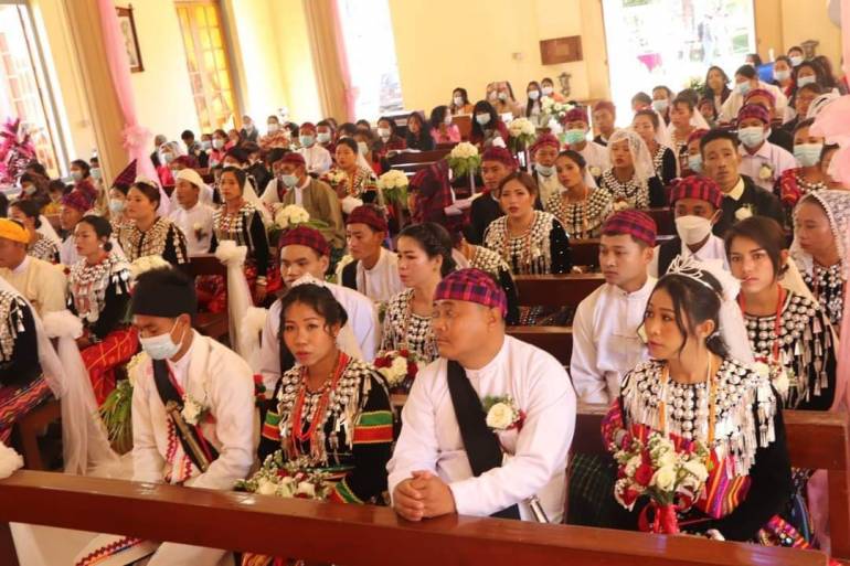 On February 14, 28 couples joined in the holy sacrament of matrimony in Aung Nan Cathedral in the diocese of Myitkyina, Myanmar. But due to Covid Pandemic and political situation, many couples missed the opportunity to tie the knot. Although some couples are already married according to the common law (traditional way), they are yet to celebrate it in a church setting.
