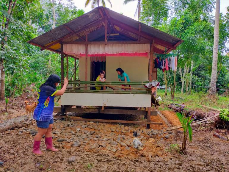 Lay woman, priest build houses for poor in Philippines’ remote village Elizabeth Eguia, a mother of two young children, would always have to run home to secure their few things or stay up at night each time it rained. But not anymore. Eguia, a cook at a parish then, needed a safe roof over her family. Thanks to “The Love the Poor House” project which is anchored on “For I am homeless, and you gave me home!” (Matthew 25), under which she got a new house built. The whole project was started by Father Joel Jag Pacquiao Agad, the parish priest at Immaculate Heart of Mary Parish, P