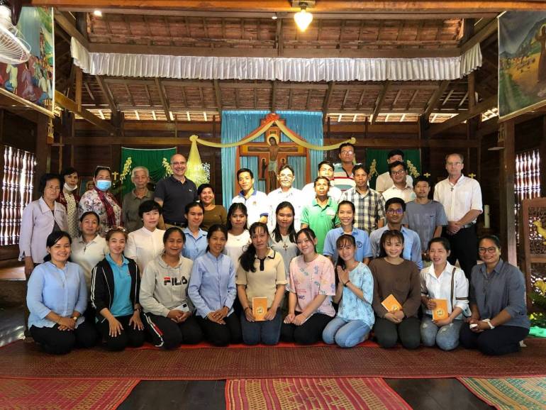 The Apostolic Prefecture of Kampong Cham organized a retreat for thirty-one catechist teachers at St. Francois and St. Clara of Assisi parish at Koh Roka Krao village, Kampong Siem district, Kampong Cham province, 124 kilometers, southeast of Cambodia. Kampong Cham is under the diocese of Cambodia. 