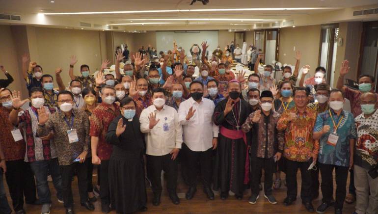 Indonesian Bishops organizes workshop on religious moderation Indonesian Bishops' Conference's (KWI) Commission on Interreligious Relations and Beliefs (HAK) convened a national conference (Pernas) on religious moderation at the Mercure Hotel in Bali, Indonesia, beginning from March 6-9.