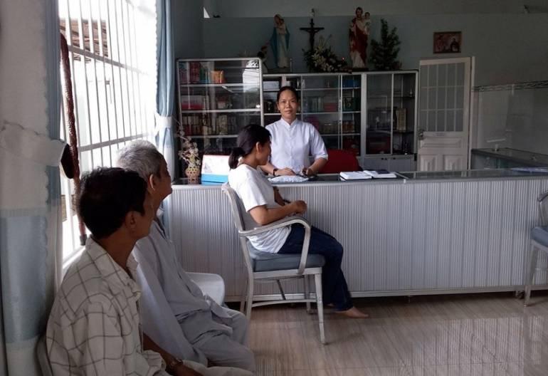 Free clinic for Vietnamese peasants completes 20 years In Vietnam, a charity clinic for rural peasants at the Thai Xuan Parish in the Xuan Loc Diocese has completed 20 years of healthcare service.