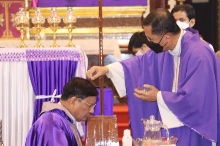 On Ash Wednesday, Cardinal Charles Bo echoed the words of Pope Francis and quoted the Galatians: Let us not grow tired of doing good, for in due time we shall reap our harvest if we do not give up (Galatians 6: 9-10).