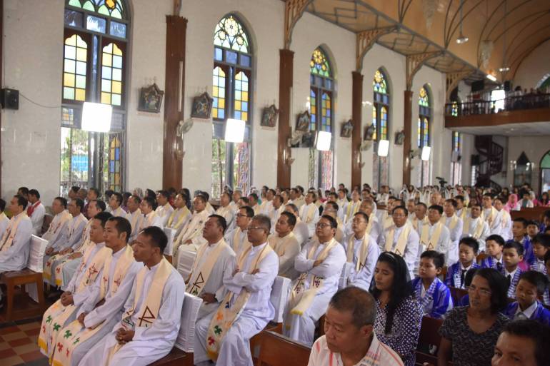 Myanmar’s Pathein clergy offers prayers, support for bishop-elect Pope Francis announced the appointment of Father Maurice Nyunt Wai as Coadjutor Bishop of the Diocese of Mawlamyine in Mon State of Myanmar on February 22. According to the bishop-elect, the Episcopal Ordination will be held in April 2022