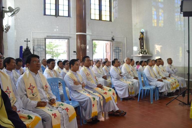 Myanmar’s Pathein clergy offers prayers, support for bishop-elect Pope Francis announced the appointment of Father Maurice Nyunt Wai as Coadjutor Bishop of the Diocese of Mawlamyine in Mon State of Myanmar on February 22. According to the bishop-elect, the Episcopal Ordination will be held in April 2022.