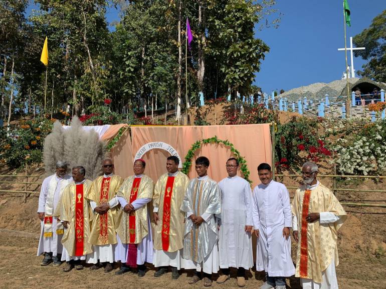 Joldam mission becomes St. Vincent Parish in Manipur On February 6, Archbishop Dominic Lumon of Imphal raised a mission centre to a parish church in Joldam, Khengjoy Block of Chandel District in Manipur, in eastern India. The archbishop handed over the parish to the Congregation of the Mission (CM).