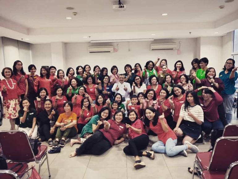 Charity for Catholic Single Moms raise money for needy in Indonesia YANA, an acronym for "You Are Not Alone," is a Catholic single-mom categorical community founded in Indonesia on February 6, 2015.