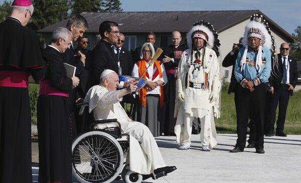 Pope blesses pilgrims at Shrine of St. Anne