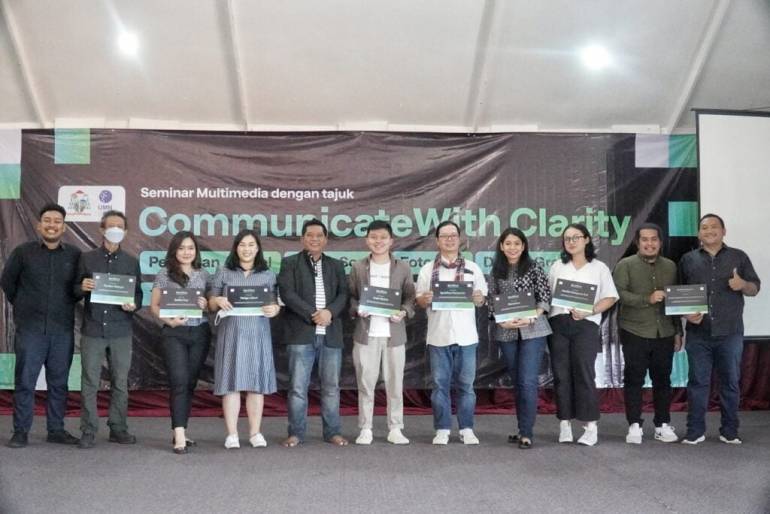 Training on social Communication activists in Indonesia