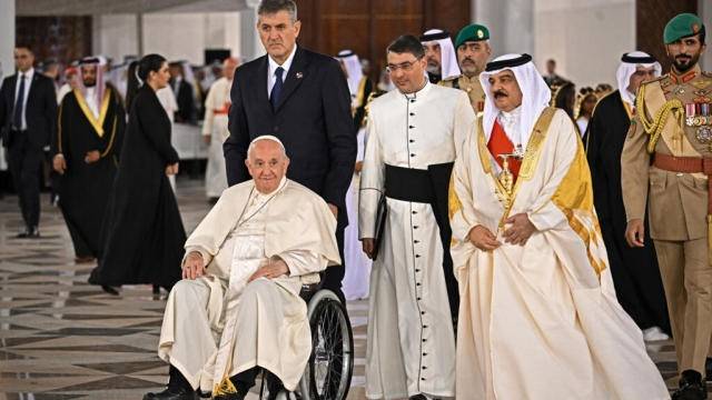 Pope Francis arrives in Bahrain