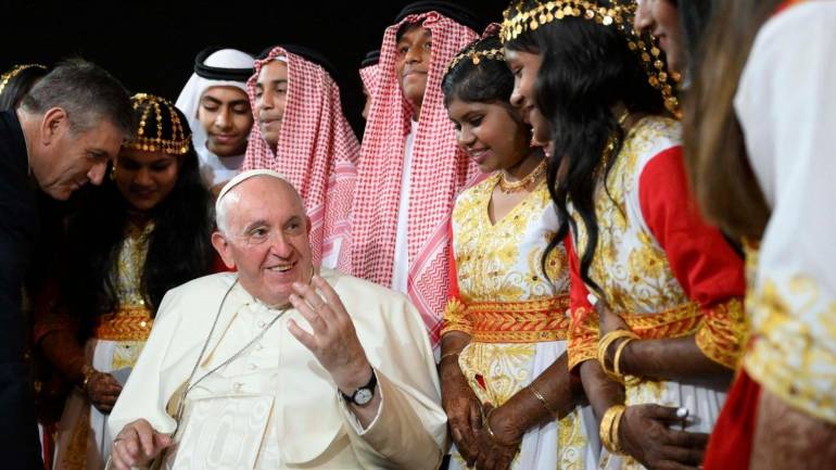 Pope with Youth in Bahrain