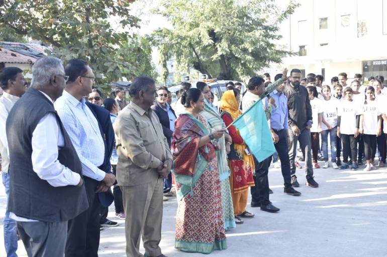 Bhopal Marathon, flagged off by the Mayor