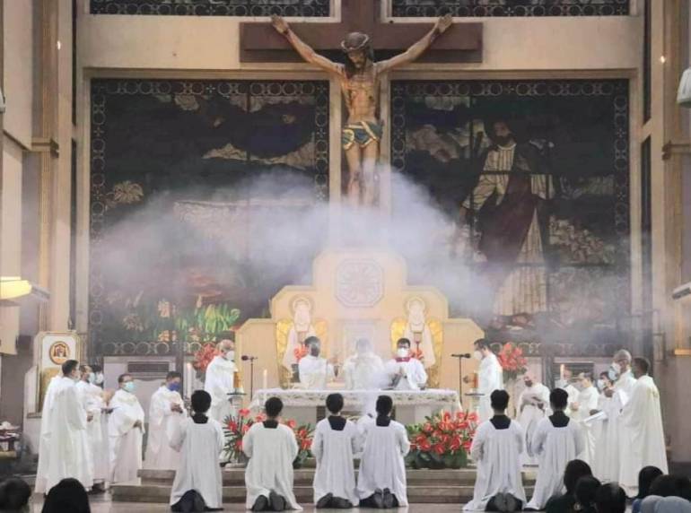 Bishop Roberto Gaa presides over the Mass on the Day of Consecrated Life