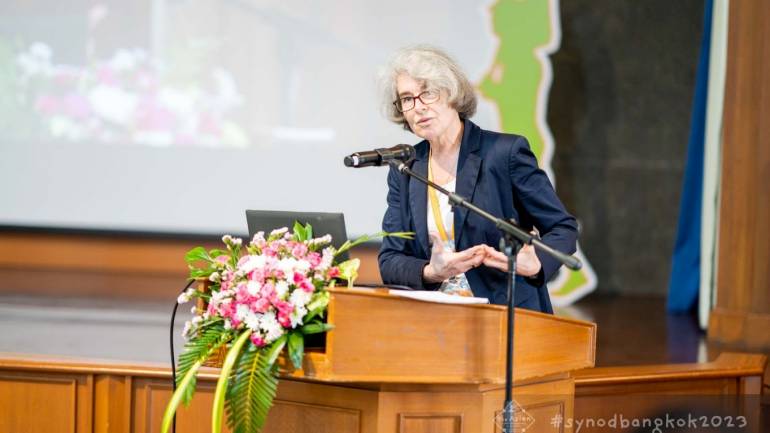 Sr. Nathalie Becquart XMCJ