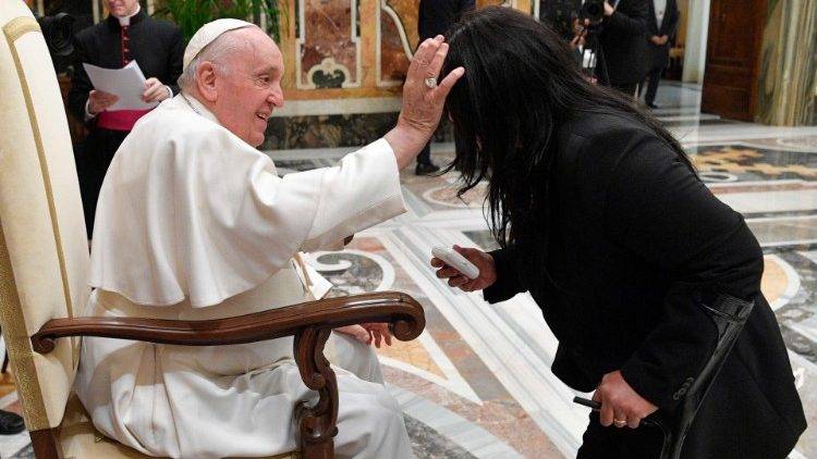 Pope receives a delegation of physicians, and the sick