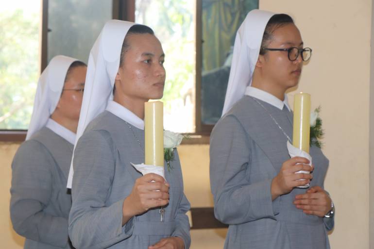 Sr Mary Grace and Sr Josephine first profession of vows