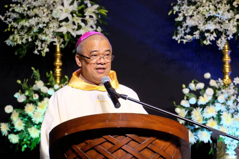 Bishop Gerardo Alminaza of San Carlos