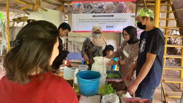 Indonesian Catholic youth is pursuing organic farming to empower the community and move towards environmental sustainability. 