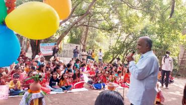 On Sunday, October 11, some 300 children from urban slum non-formal centres celebrated the international day of the girl child at 'Taru Mitra Ashram,' a Jesuit -run biodiversity centre in Patna, Bihar. 