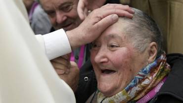 Pope Francis and a grandmother 