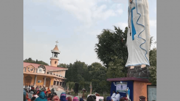 A parish in Bangladesh’s  Rajshahi diocese marked the feast of Our Lady of Lourdes with prayers, lighting of candles, and a pilgrimage to honor the Blessed Virgin Mary on February 11. 