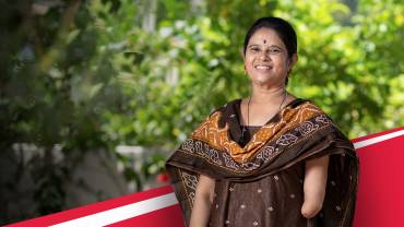 45-year-old Amuthashanthy, a physically challenged since birth, has empowered more than 1000 physically challenged people. In 2005, she enabled them to stand on their own feet by establishing the Thiyagam Trust in S.S. Colony Madurai, South India.