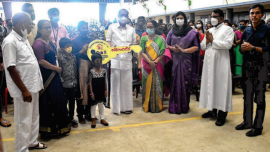 A homeless mother with two children received a new house, thanks to Don Bosco Arts and Science College volunteers at Angadikadavu in Kerala’s Kannur district. 