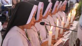 Despite political unrest and pandemic, sixteen religious women made their perpetual profession in St. Peter’s Cathedral church, in Pathein, Myanmar.